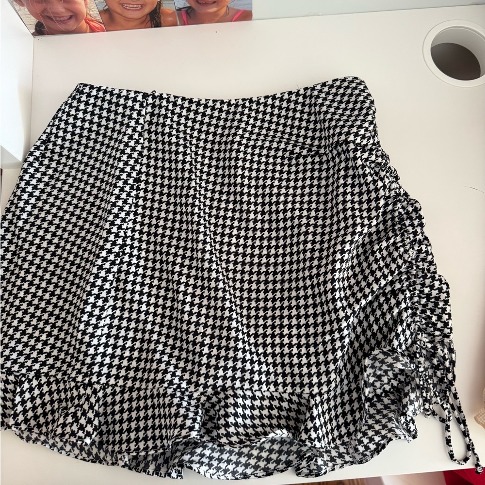 Classic Black and White skirt